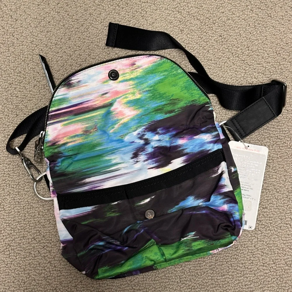 Lululemon Festival Bag (NWT) - Picture 4 of 12